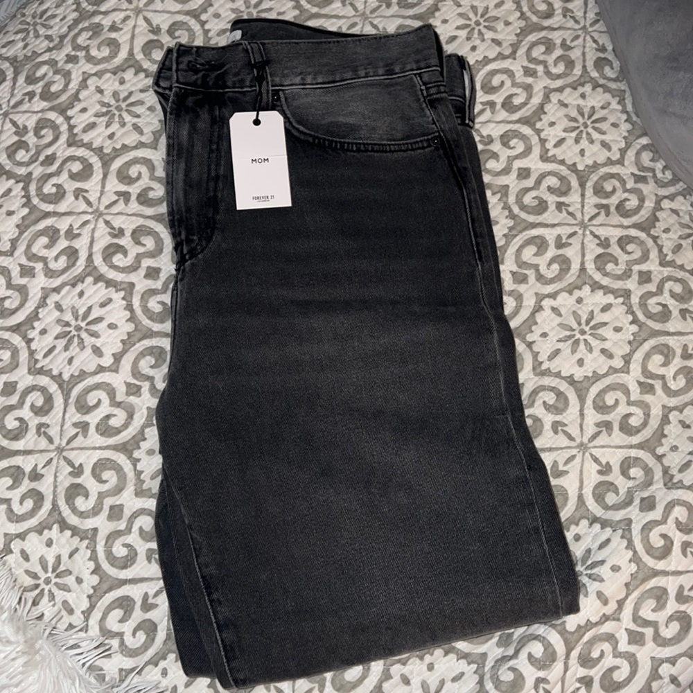 BRAND NEW FOREVER 21 MOM JEANS